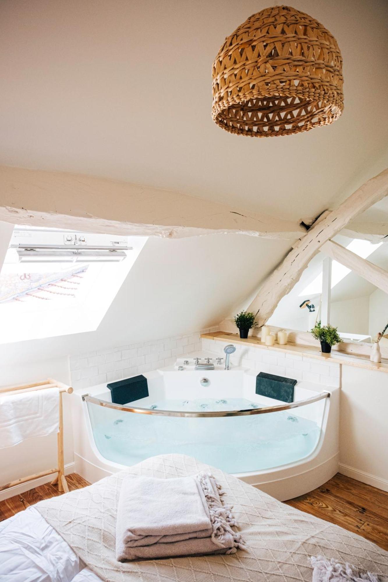 Loveroom Du Perche : Maison Avec Balneo Moulins-la-Marche Zewnętrze zdjęcie